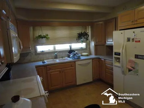 635 Ruff, Monroe, MI 48162 photo 8