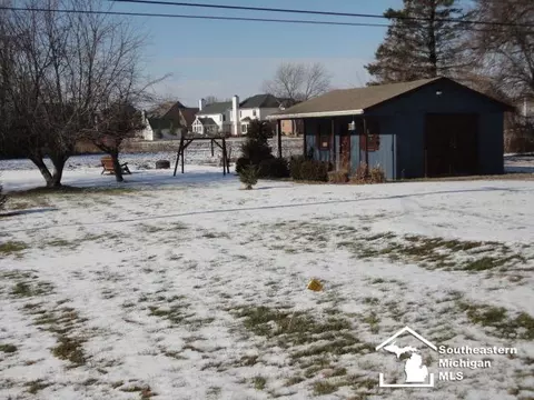 635 Ruff, Monroe, MI 48162 photo 4