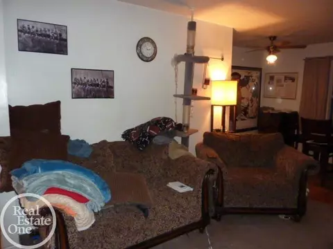 Living - 705 S Chocolay, Clawson, MI 48017 photo 4 of 5