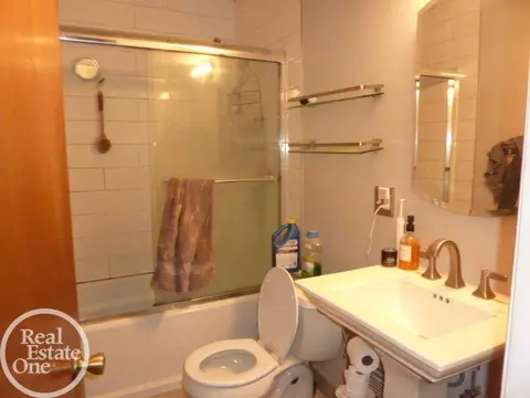 Bath - 705 S Chocolay, Clawson, MI 48017 photo 1 of 1