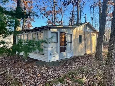 4030 N Eberhart, Harrison, MI 48625
