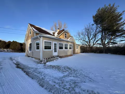 217 Railway, Crystal Falls, MI 49920