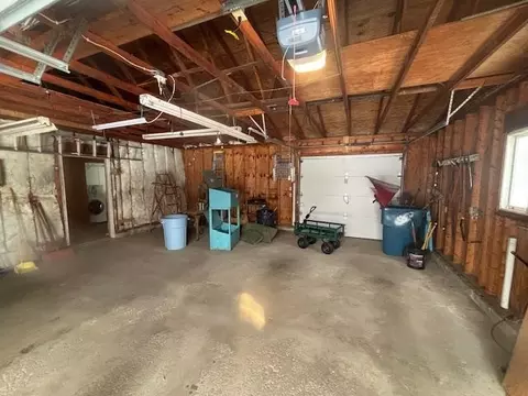 2183 E Newberg, Pinconning, MI 48650 photo 2
