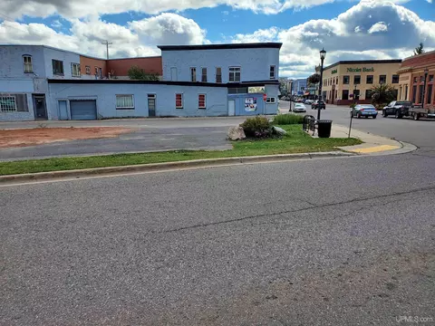 101 Bank, Ishpeming, MI 49849 photo 3
