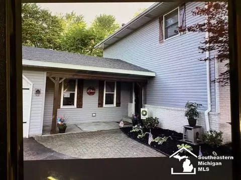 Exterior - 6697 Bennington, Temperance, MI 48182 photo 11 of 12