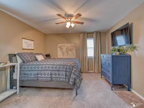 Bedroom - 6697 Bennington, Temperance, MI 48182 photo 5 of 8