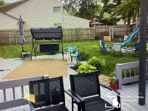 Exterior - 6697 Bennington, Temperance, MI 48182 photo 10 of 12