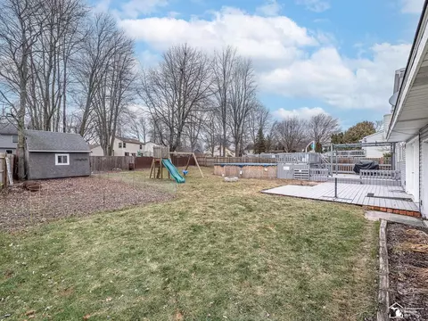 Exterior - 6697 Bennington, Temperance, MI 48182 photo 3 of 12