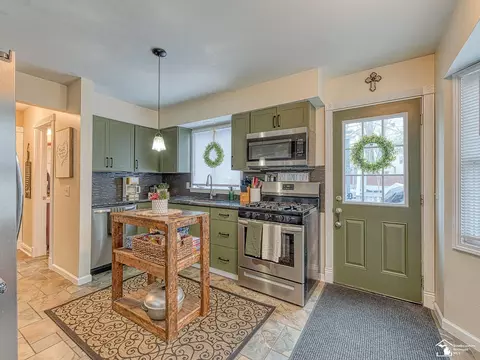 Kitchen - 6697 Bennington, Temperance, MI 48182 photo 1 of 4
