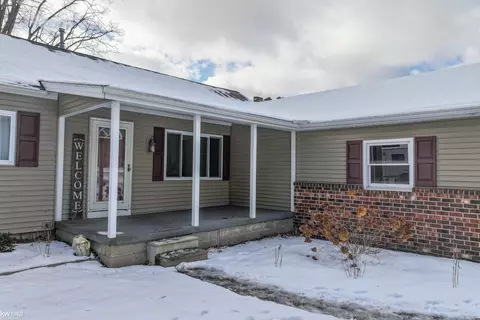 Exterior - 10114 E Mt Morris, Davison, MI 48423 photo 7 of 8