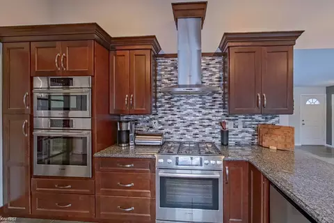 Kitchen - 10114 E Mt Morris, Davison, MI 48423 photo 3 of 4