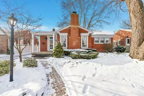 21328 Severn, Harper Woods, MI 48225