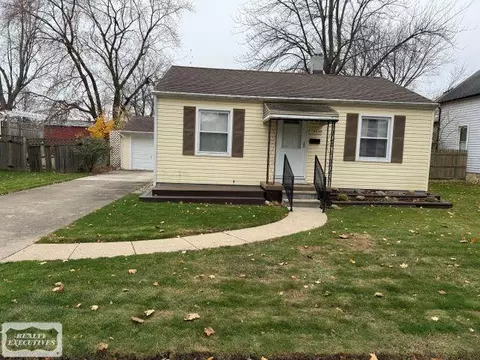 19530 Waldron, Roseville, MI 48066