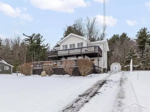 4563 N Verity, Sanford, MI 48657
