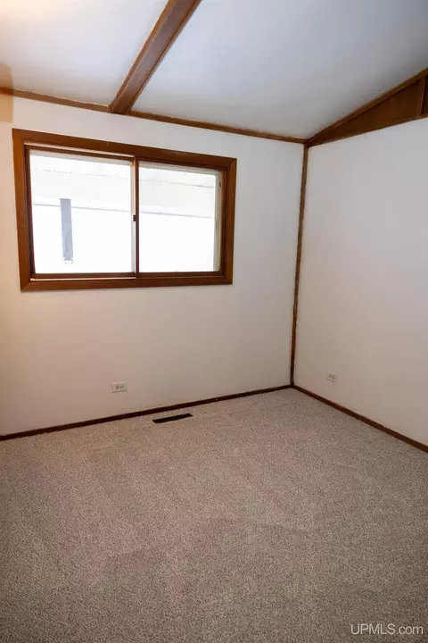 835 N N Pne, Ishpeming, MI 49849 photo 14