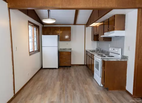835 N N Pne, Ishpeming, MI 49849 photo 8