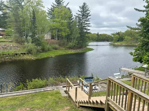 1686 Middlepoint, Alger, MI 48610