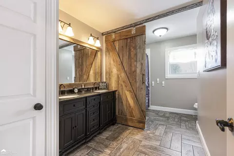Bath - 3133 Beechtree, Flushing, MI 48433 photo 4 of 4