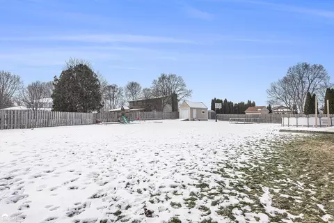 Exterior - 3133 Beechtree, Flushing, MI 48433 photo 5 of 5