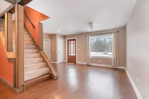 Living - 12675 Spencer, Hemlock, MI 48626 photo 1 of 2