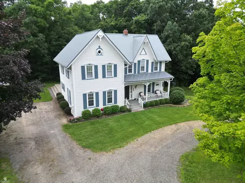 7362 Center, Mayville, MI 48744