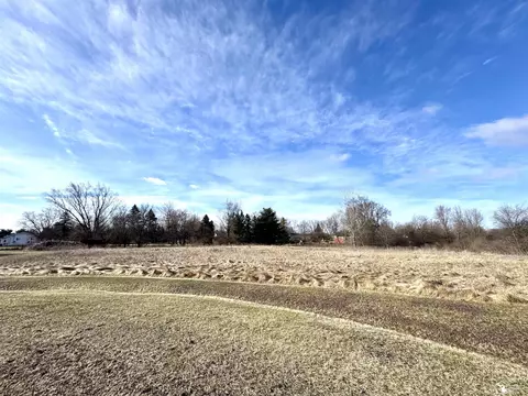 5043 Deere Park, Saline, MI 48176