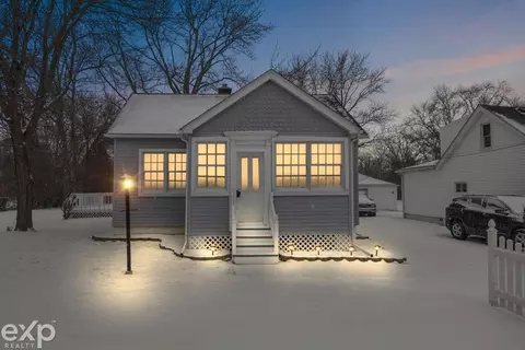 18615 Martin, Roseville, MI 48066