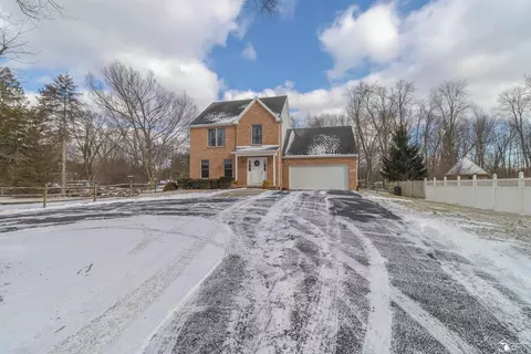 8450 Summerfield, Lambertville, MI 48144