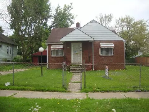 634 E Pulaski, Flint, MI 48505