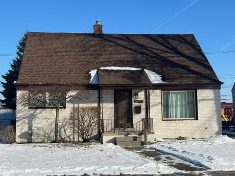26270 Ronald, Roseville, MI 48066