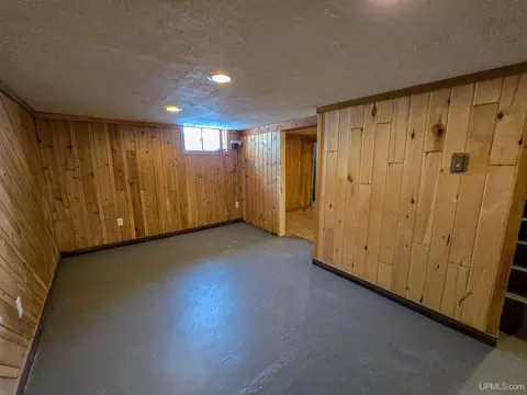 112 Pine, Munising, MI 49862 photo 21