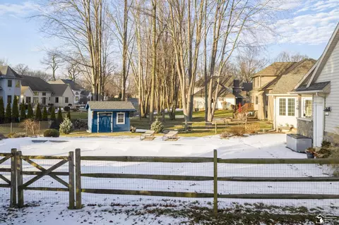 1416 Castlebury, Temperance, MI 48182 photo 2