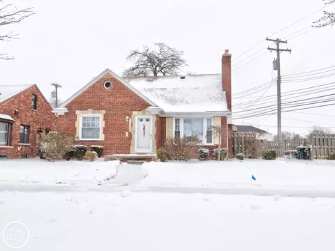 1668 Stanhope, Grosse Pointe, MI 48236
