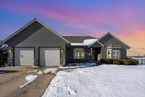 2694 S Fraser, Kawkawlin, MI 48631