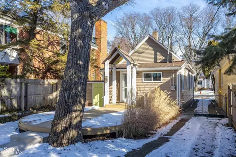 589 Neff, Grosse Pointe, MI 48230 photo 25