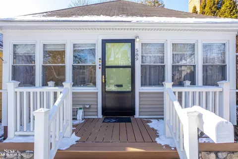 589 Neff, Grosse Pointe, MI 48230 photo 2
