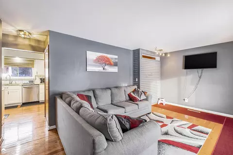 Living - 5092 Mobile, Flint, MI 48507 photo 4 of 6