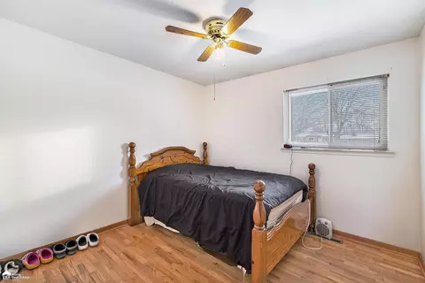 Bedroom - 5092 Mobile, Flint, MI 48507 photo 3 of 5