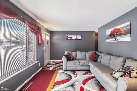 Living - 5092 Mobile, Flint, MI 48507 photo 6 of 6