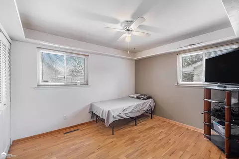 Bedroom - 5092 Mobile, Flint, MI 48507 photo 4 of 5