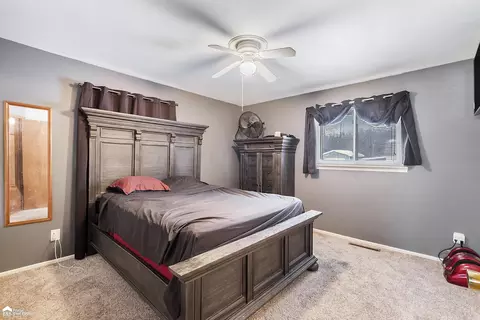 Bedroom - 5092 Mobile, Flint, MI 48507 photo 1 of 5