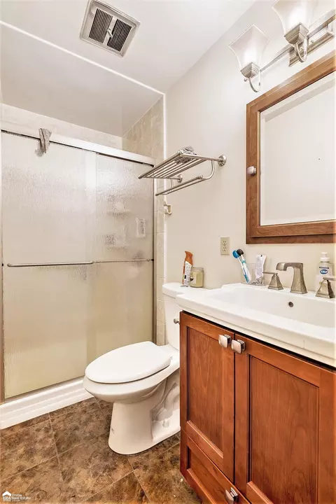 Bath - 5092 Mobile, Flint, MI 48507 photo 3 of 3