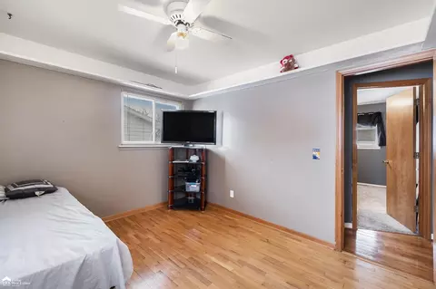 Bedroom - 5092 Mobile, Flint, MI 48507 photo 5 of 5