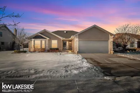 15441 Crestwood, Macomb, MI 48044