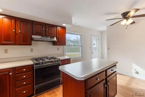Kitchen - 1006 Willow, Tecumseh, MI 49286 photo 5 of 8