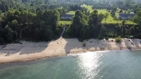 7038 Lakeshore, Palms, MI 48465