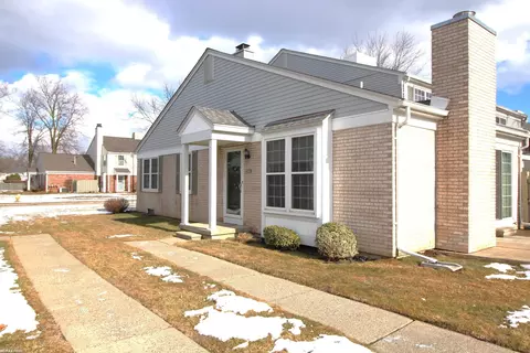 24618 Lake Mdw, Harrison Township, MI 48045