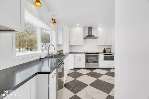 Kitchen - 961 N Riverside, Saint Clair, MI 48079 photo 1 of 7