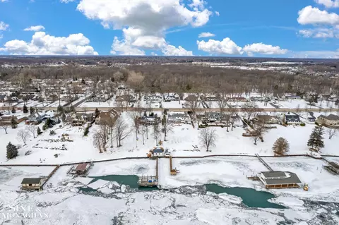 View/Area - 961 N Riverside, Saint Clair, MI 48079 photo 6 of 11