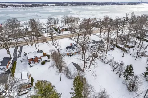 View/Area - 961 N Riverside, Saint Clair, MI 48079 photo 2 of 11